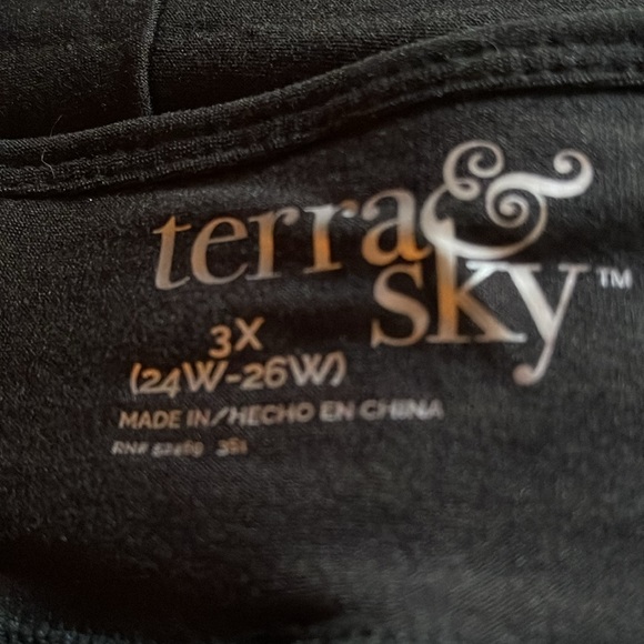 NWT TERRA & SKY 2 PIECE SET PRINT/BLACK BIKE/EXERCISE SHORTS 3X - Picture 4 of 5